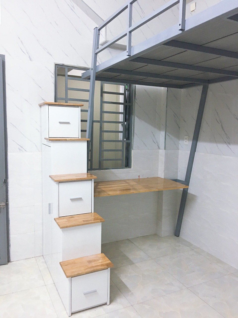 Tầng Lửng (L), Phòng trọ cao cấp, full nội thất cơ bản, phù hợp cho sinh viên nghiên cứu, học tập và người làm công việc văn phòng