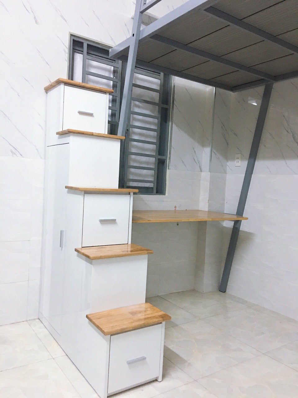 Tầng 3 (F3), Phòng trọ cao cấp với tùy chọn nội thất để phù hợp với người đang có sãn nội thất.